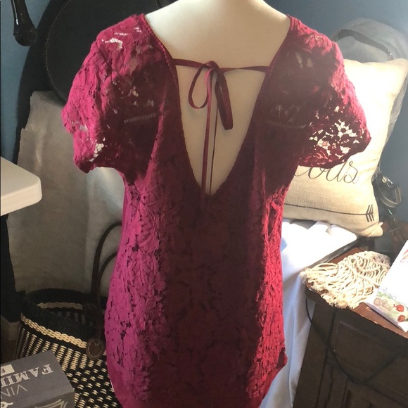 WHBM like new Blouse - Picture 2 of 4